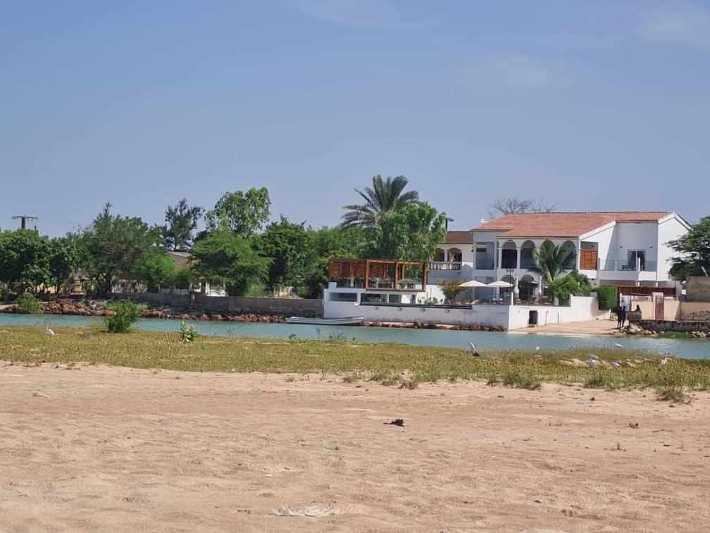 La Parenthese Hotel Mbodiene Exterior photo
